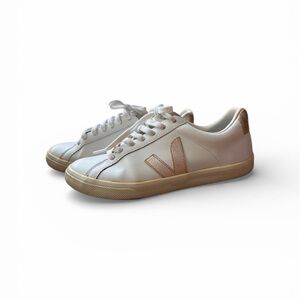 Veja Women's Cream and Gold Sneakers